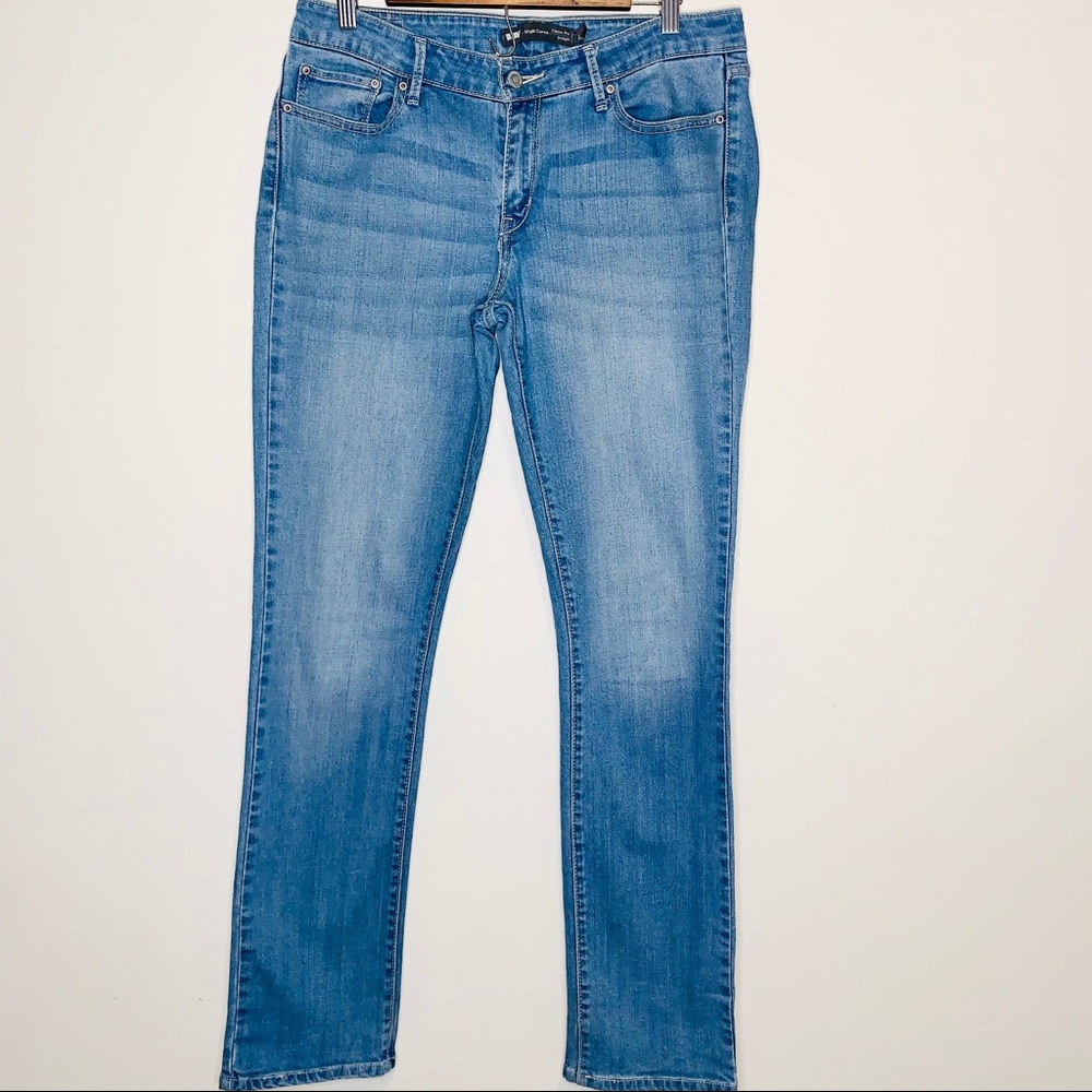 Levi’s Slight Curve  Straight Leg Size 10/30